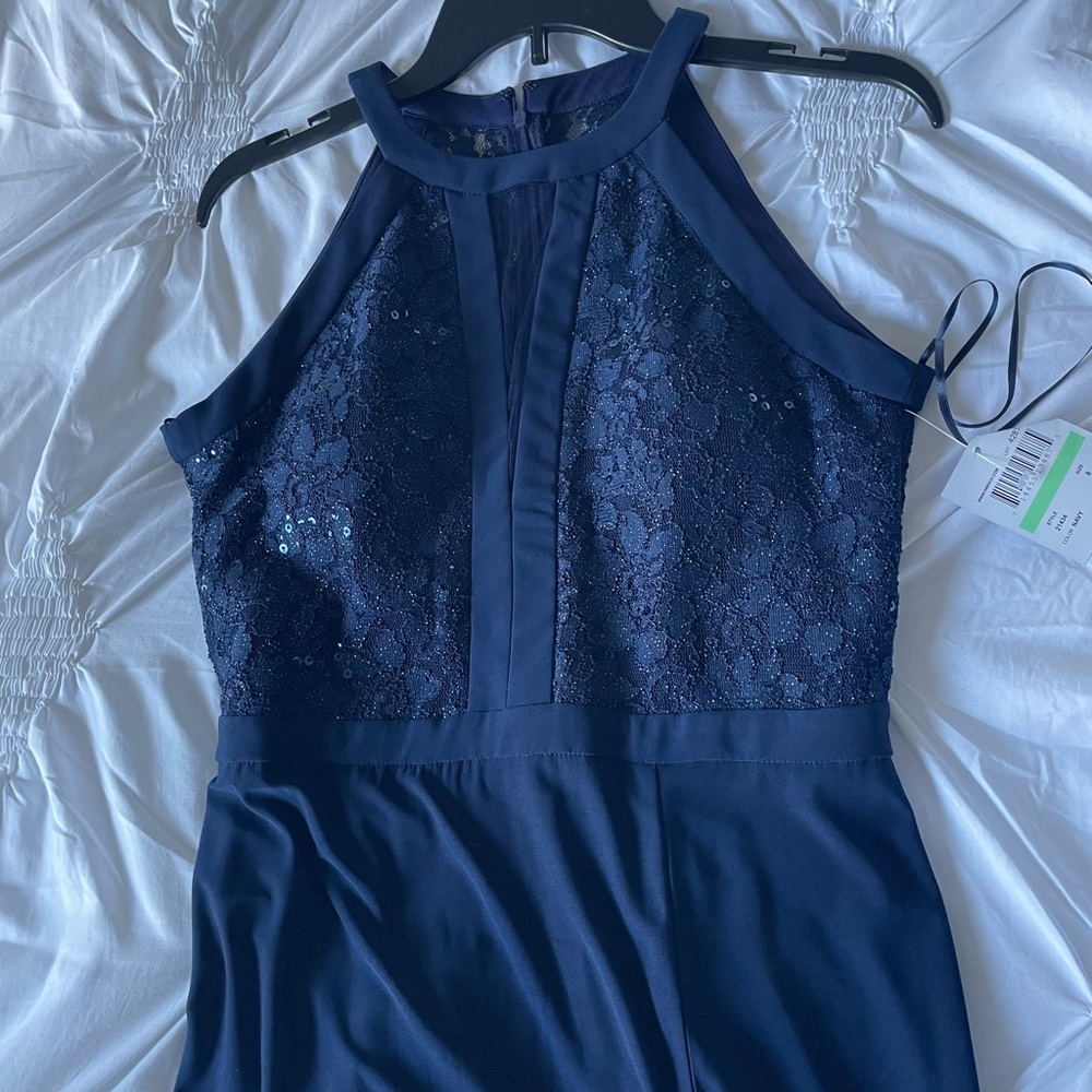 Navy gown size 8 never worn has tags